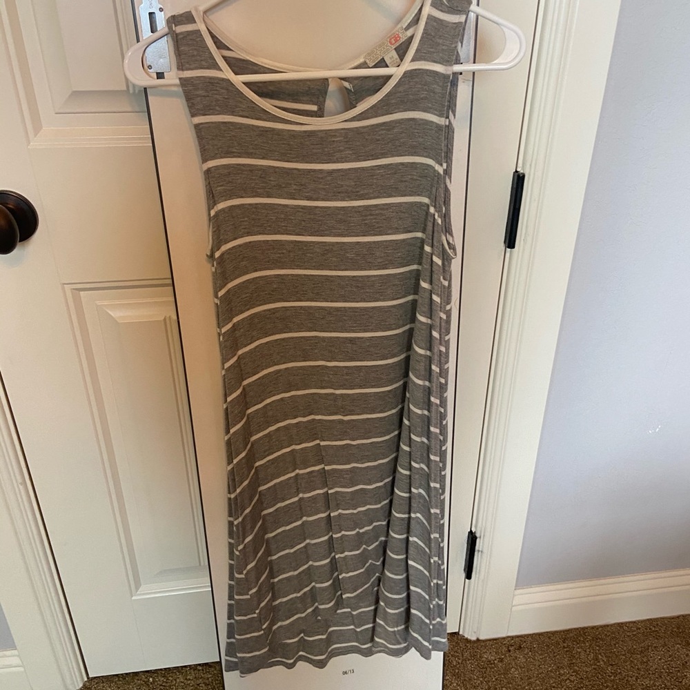 Simple Sleeveless T-Shirt Dress